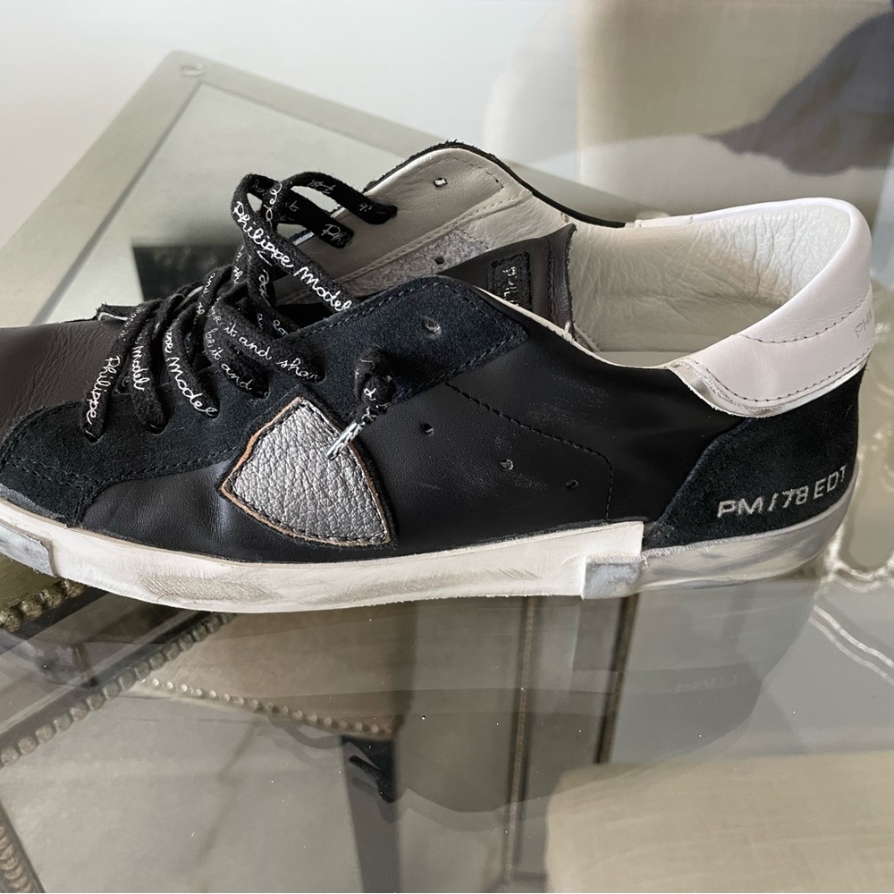 Sneakers - Picture 7 of 7